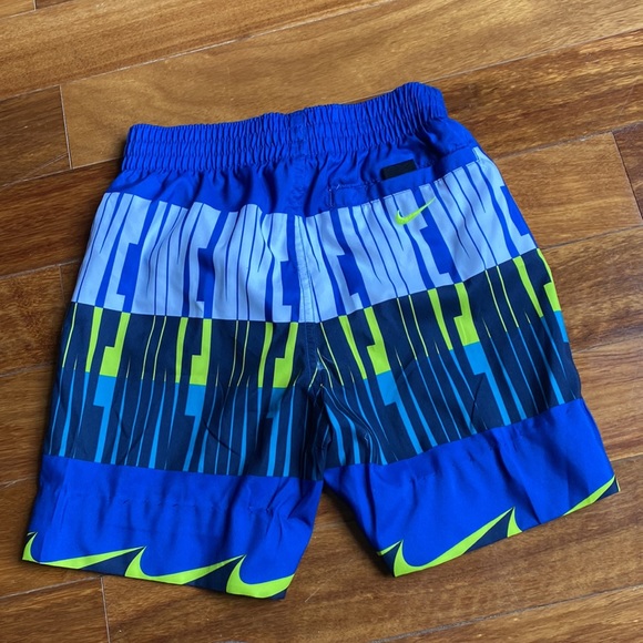 Boys Nike swim trunks - Picture 7 of 14